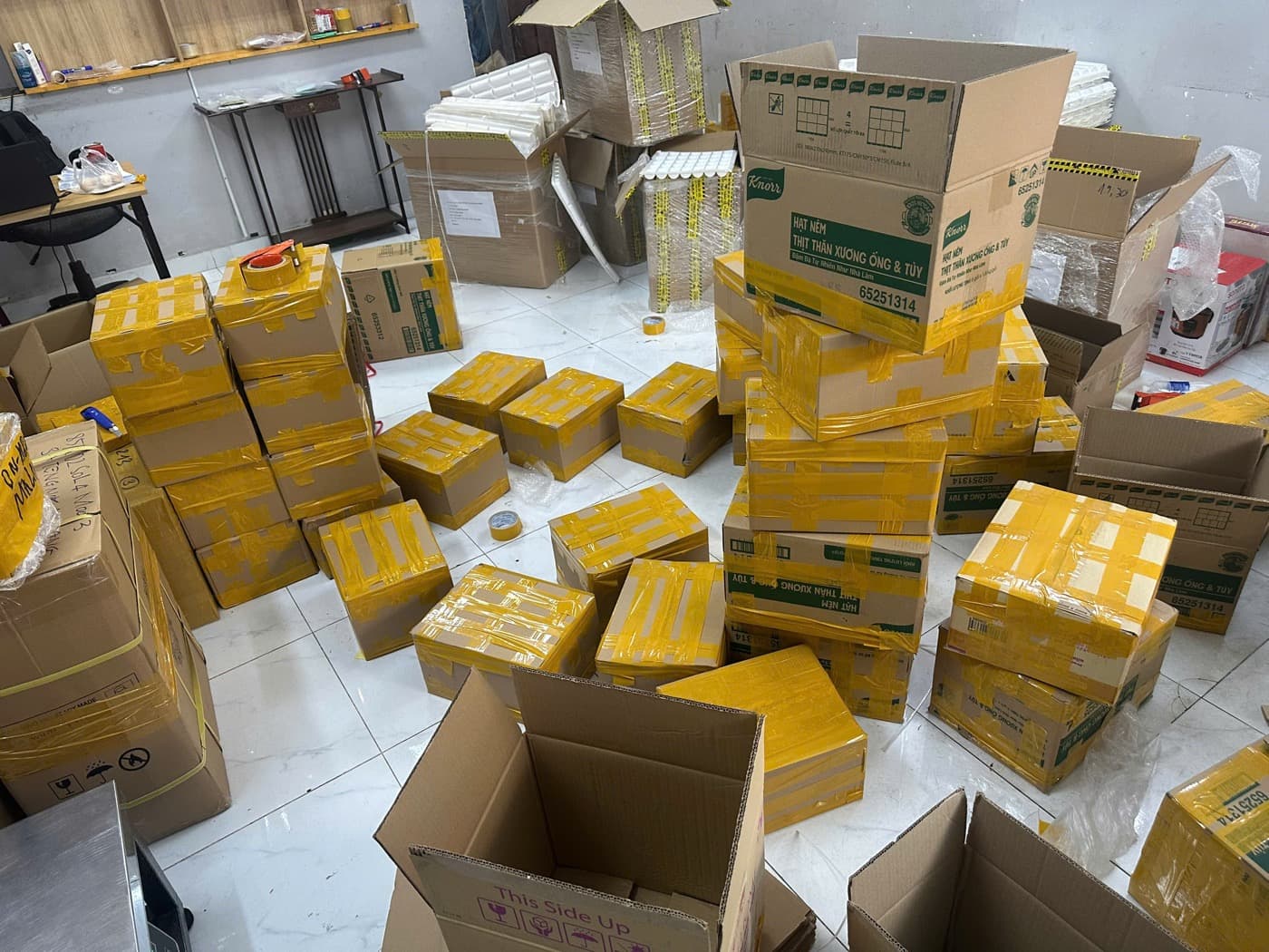 Danh Sách Hàng Cấm Gửi Đi Hàn Quốc 2026: Thịt = Phạt Chục Triệu Won