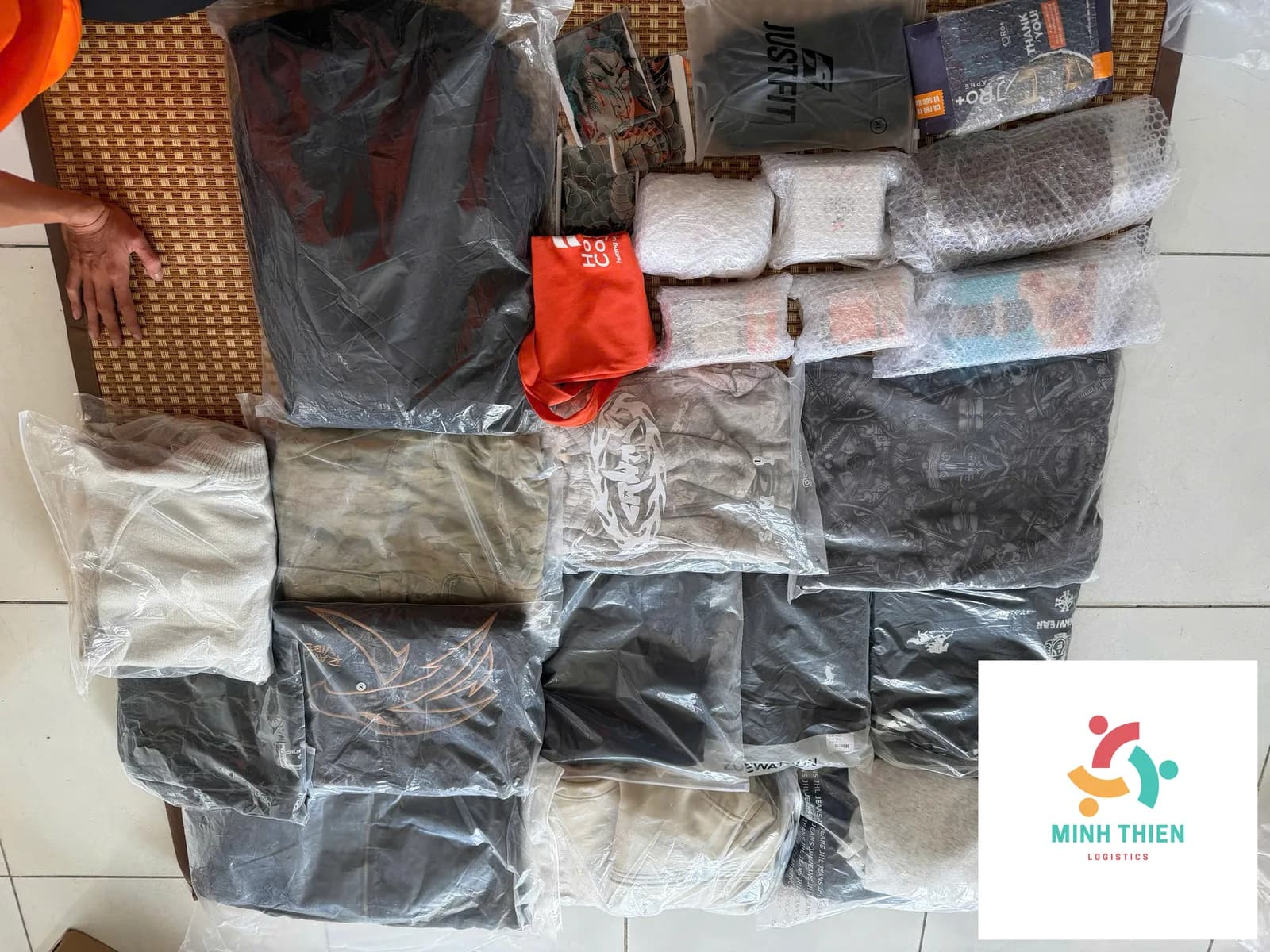 Gửi hàng đi Malaysia đường hàng không: Thủ tục hải quan và bảng giá