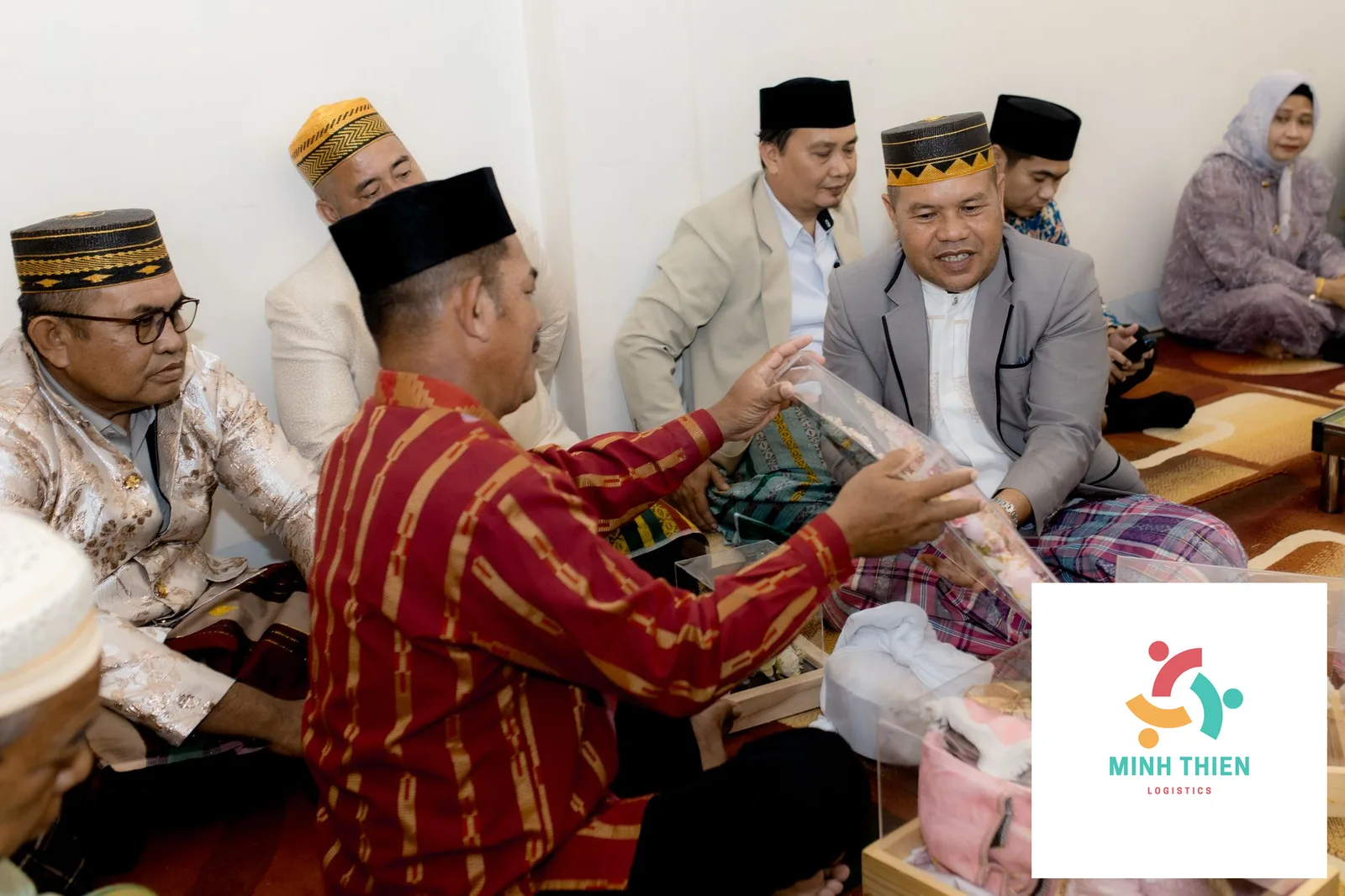 Gửi Hàng Xách Tay Đi Malaysia: Thủ Tục Hải Quan Và Bảng Giá