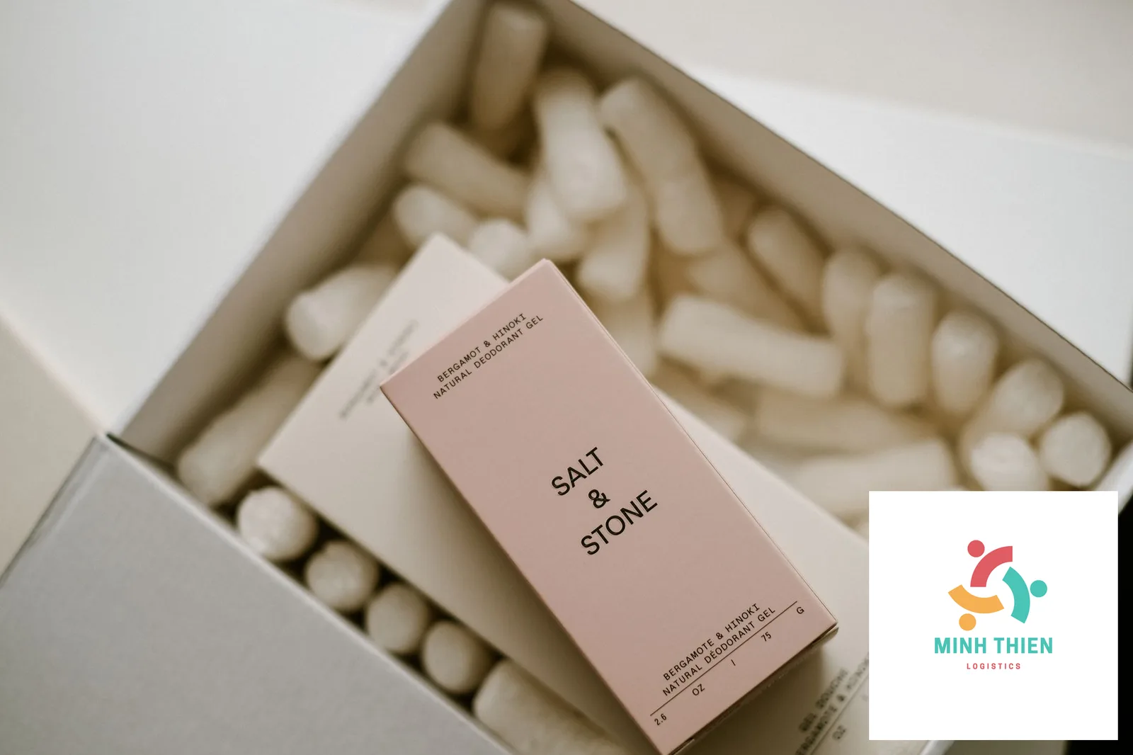 Gửi Mỹ Phẩm Đi Thái Lan: Thủ Tục Hải Quan & Cách Đóng Gói Chuẩn