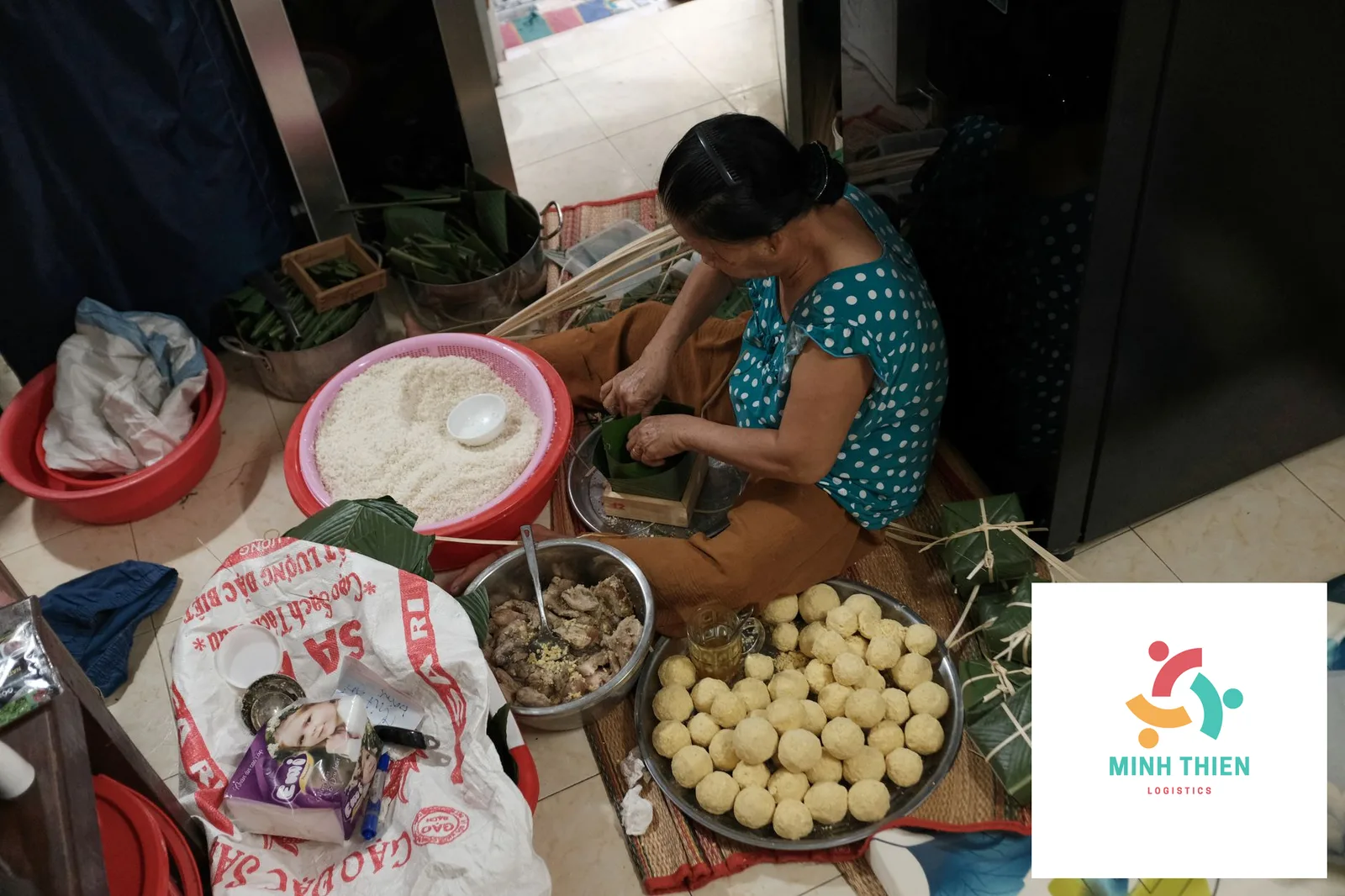 Gửi bánh đi Thái Lan: Thủ tục hải quan và cách đóng gói không vỡ