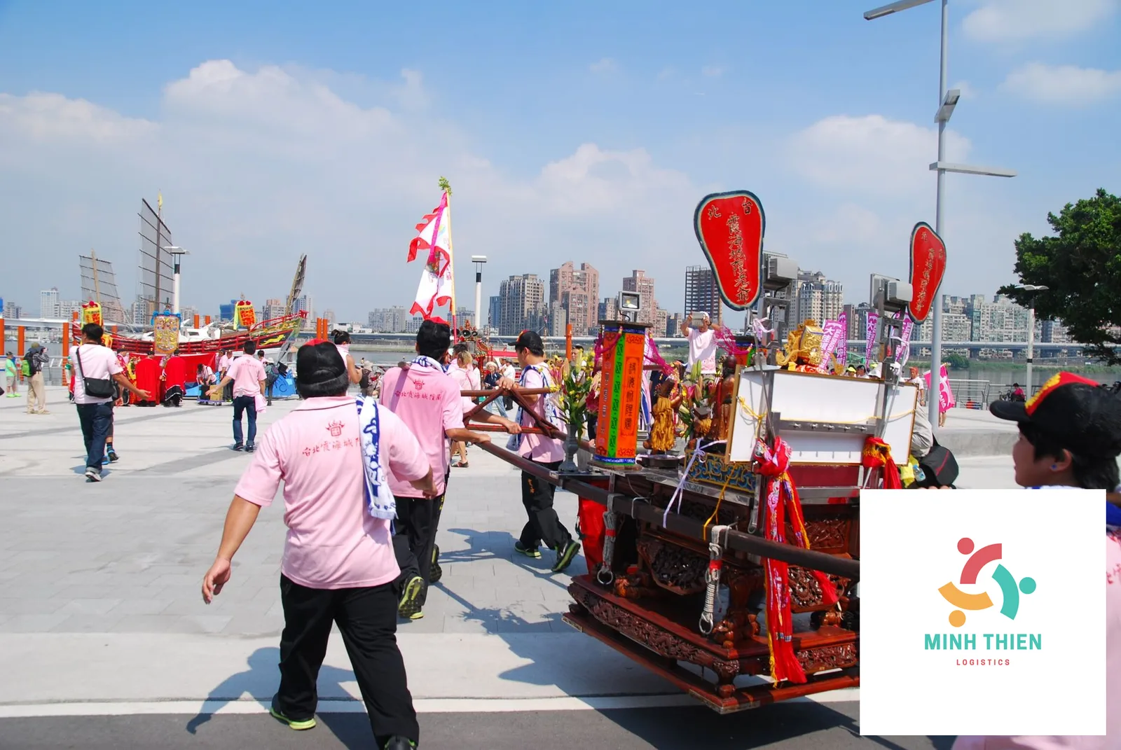 Gửi đồ ăn đi Đài Loan: Quy định kiểm dịch và thủ tục thông quan hàng hải quan mới nhất