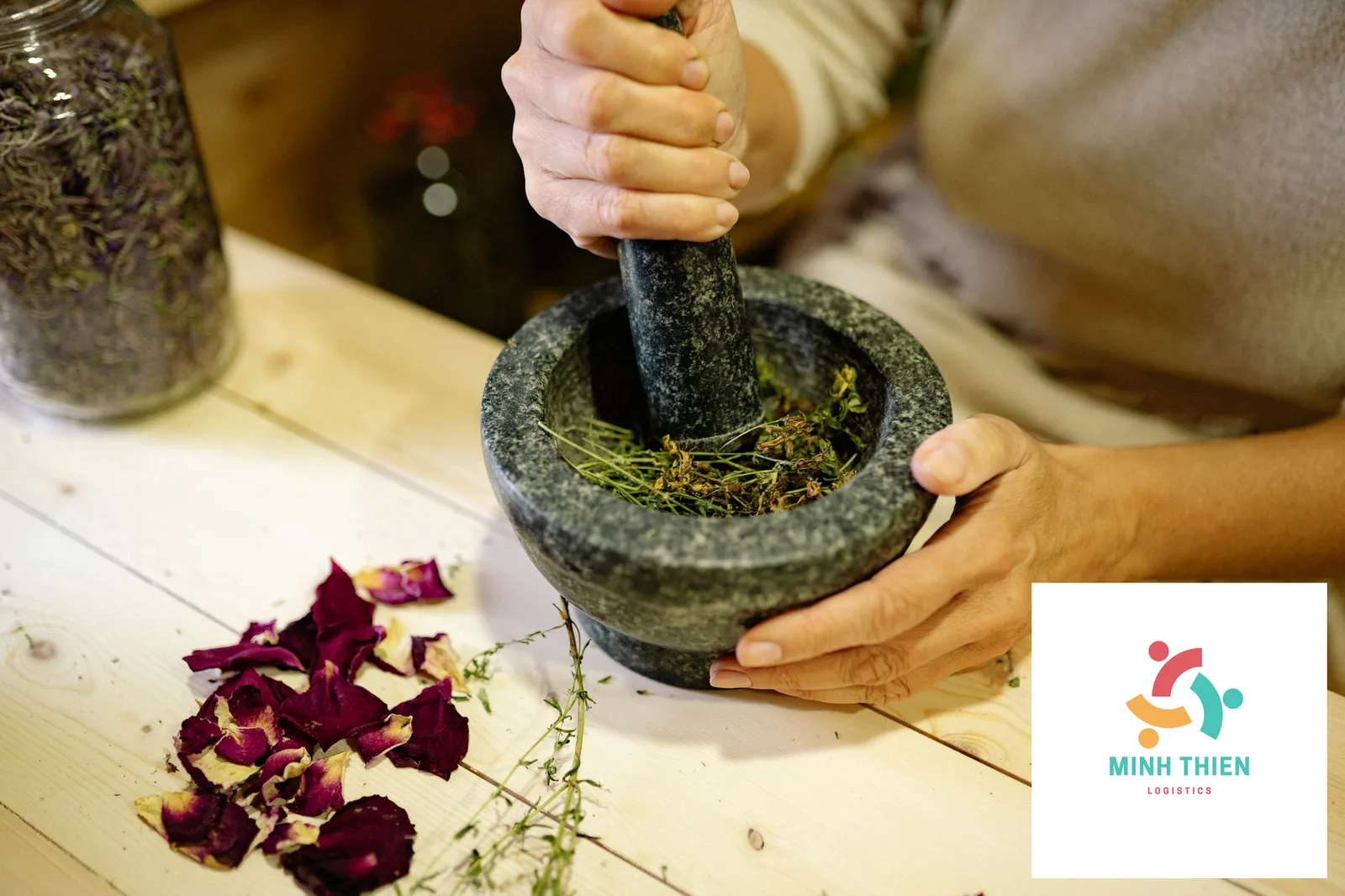 Gửi Thuốc Nam Thuốc Bắc Đi Mỹ: Hướng Dẫn Hải Quan & FDA