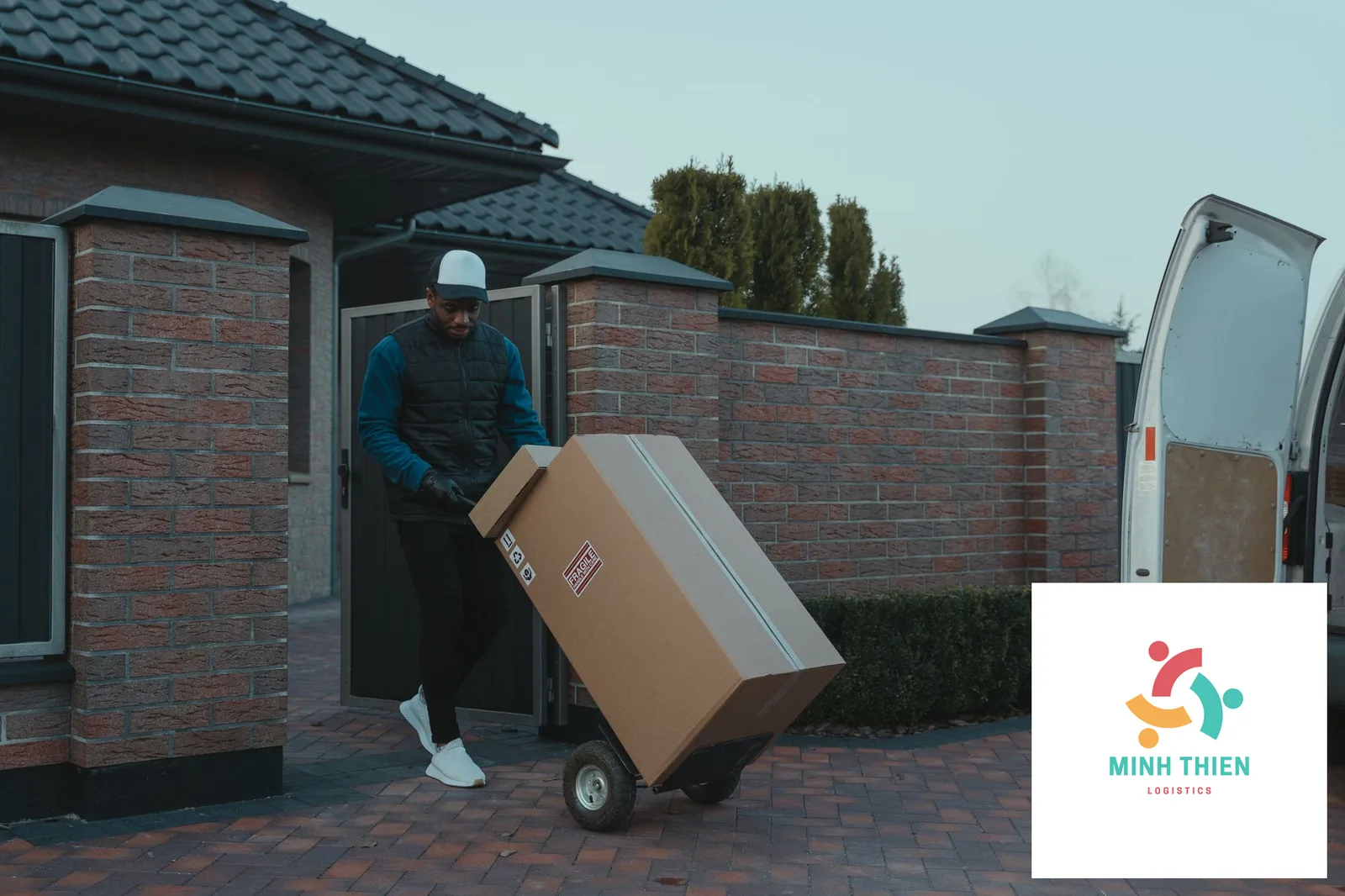 Bí quyết gửi giò chả đi Canada an toàn, thông quan 100%