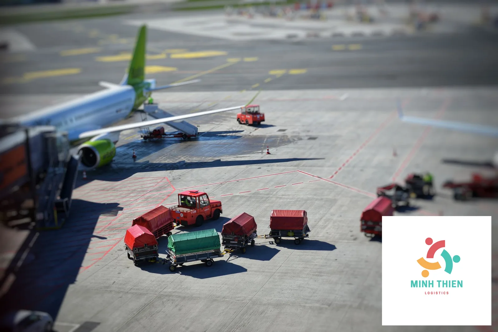Gửi Mỹ Phẩm Đi Malaysia Giá Rẻ: Thủ Tục Hải Quan Và Đóng Gói Chuẩn KKM
