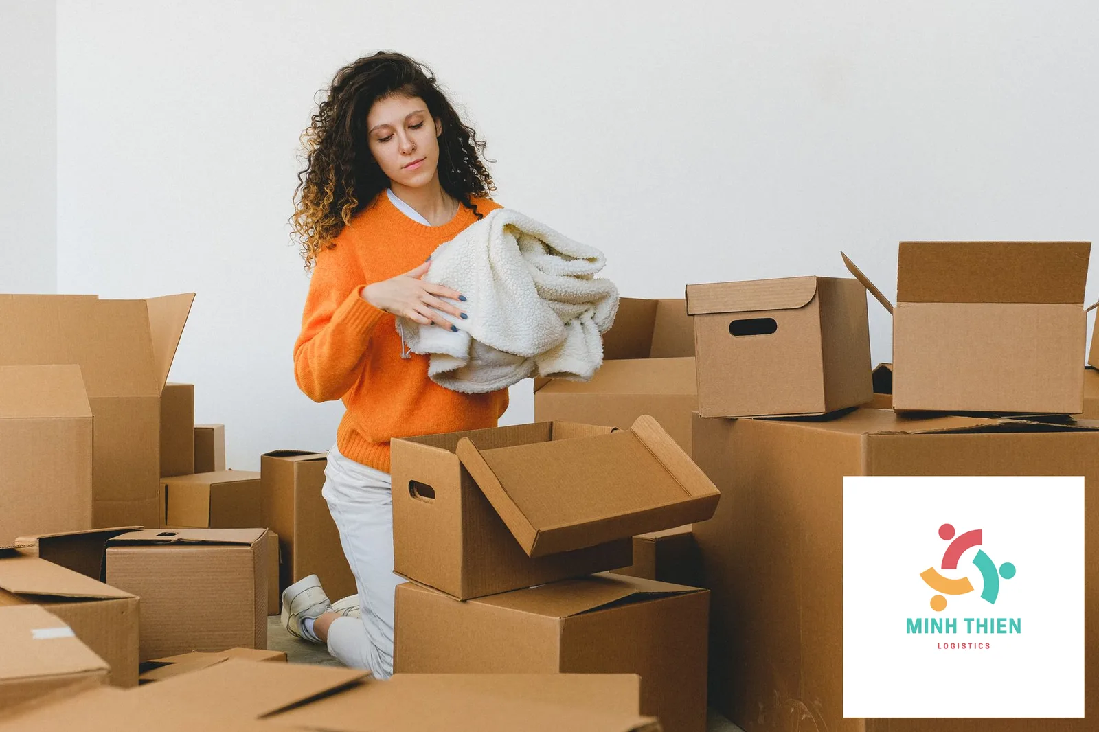 Gửi Hàng Đi Malaysia Cho Du Học Sinh: Cẩm Nang Hải Quan Và Vận Chuyển